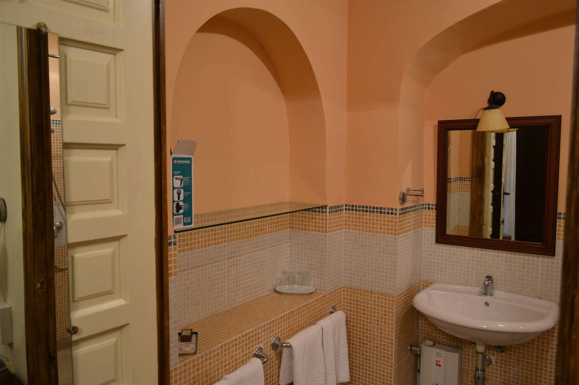 Granados Palacio Boutique Hotel Ecija Bagian luar foto