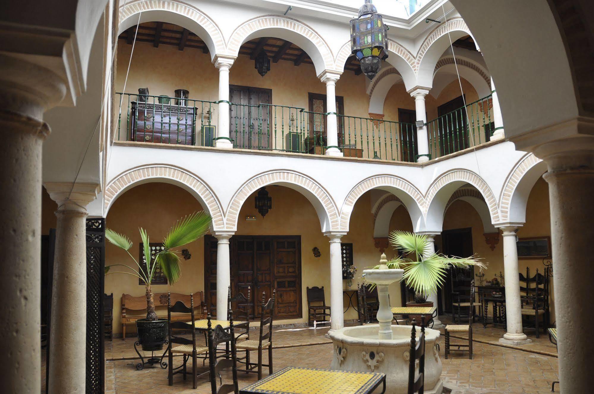 Granados Palacio Boutique Hotel Ecija Bagian luar foto