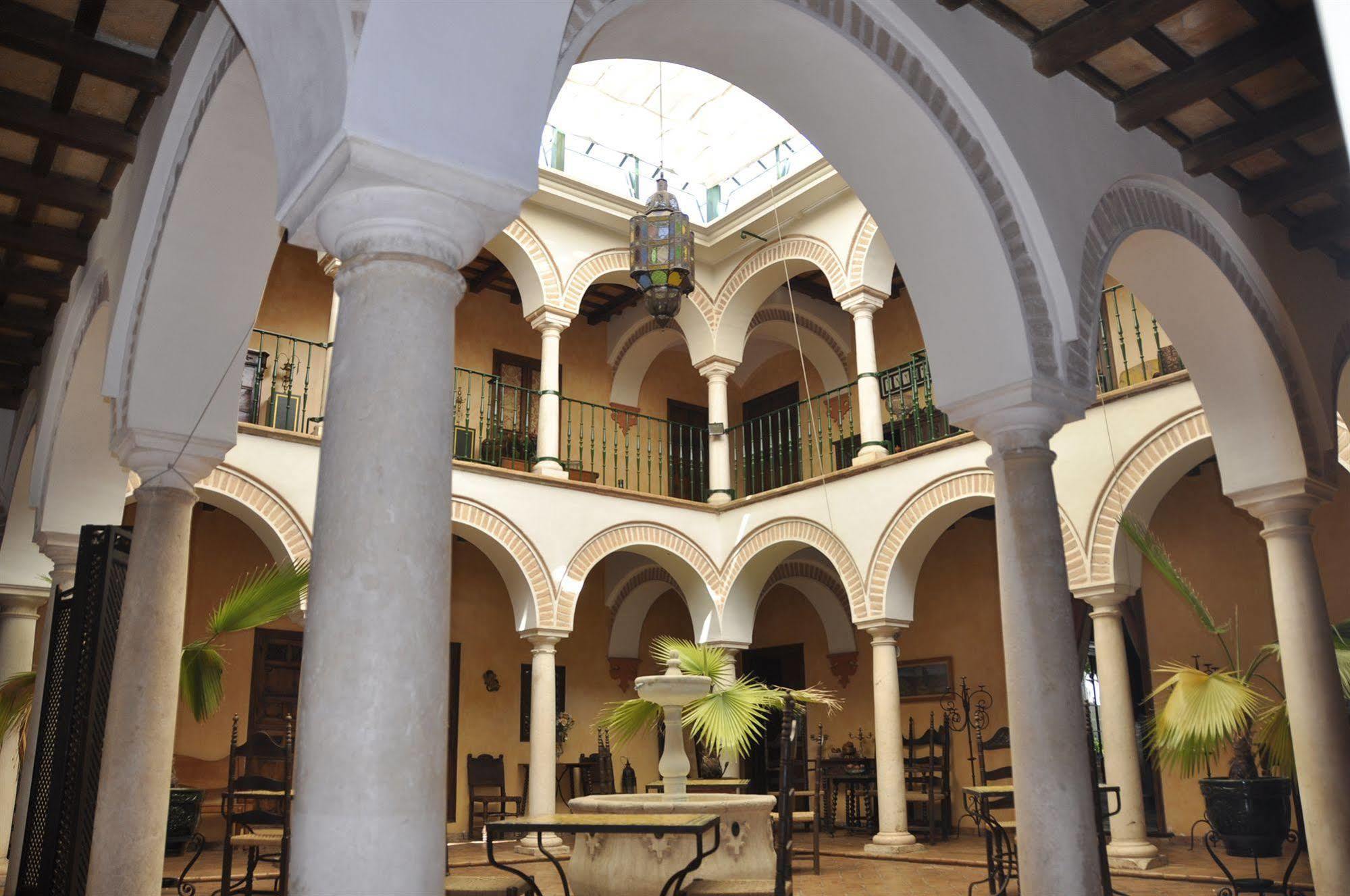 Granados Palacio Boutique Hotel Ecija Bagian luar foto