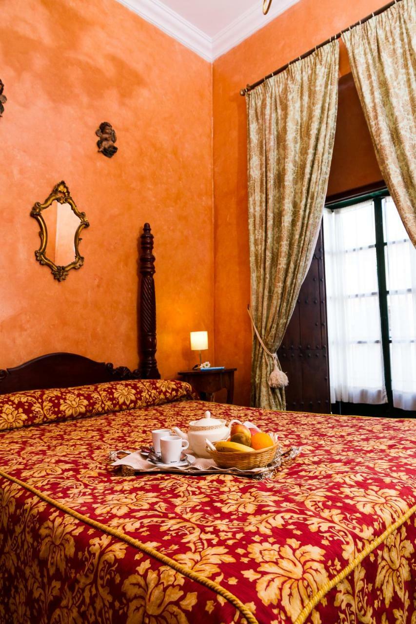 Granados Palacio Boutique Hotel Ecija Bagian luar foto