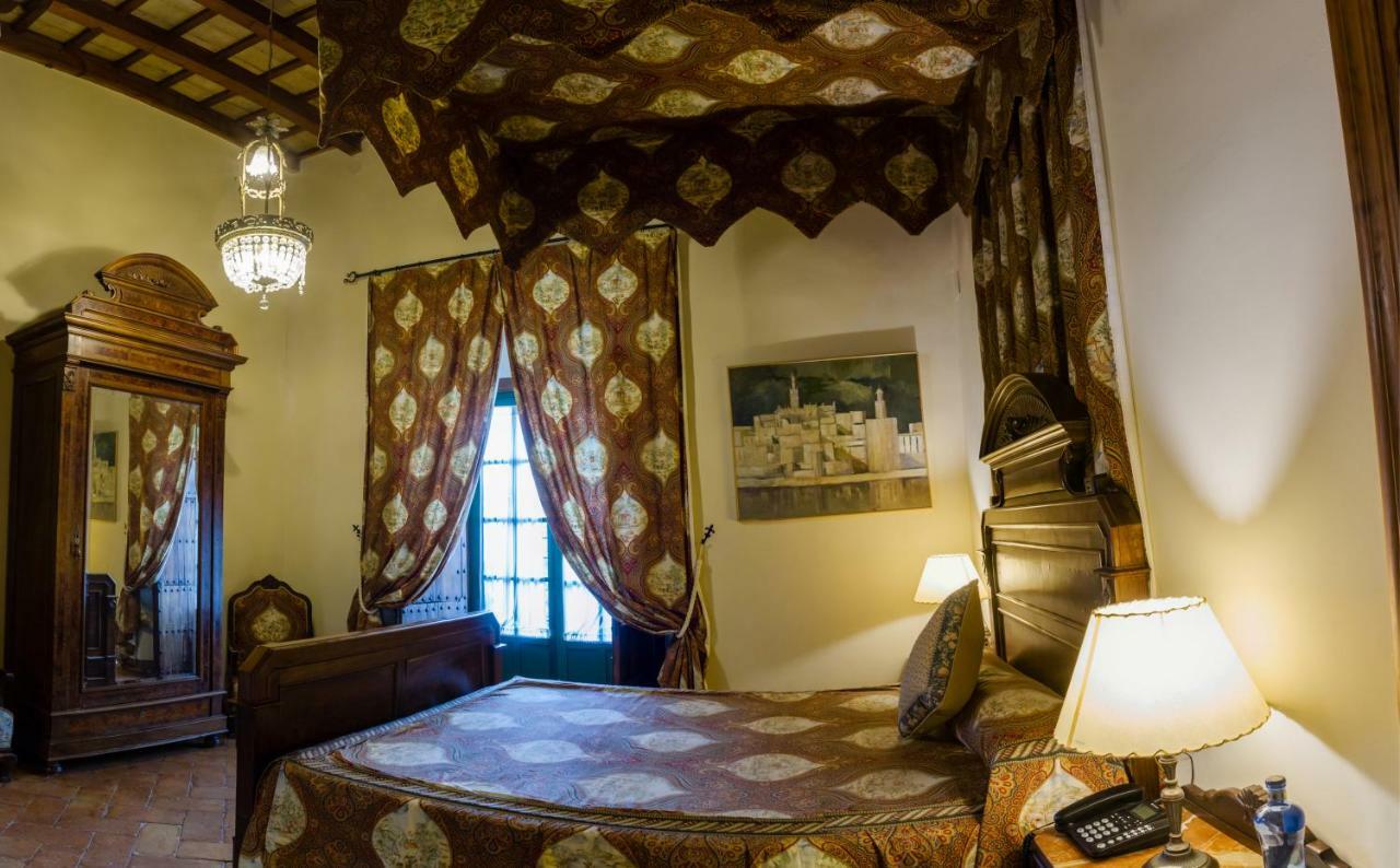 Granados Palacio Boutique Hotel Ecija Bagian luar foto