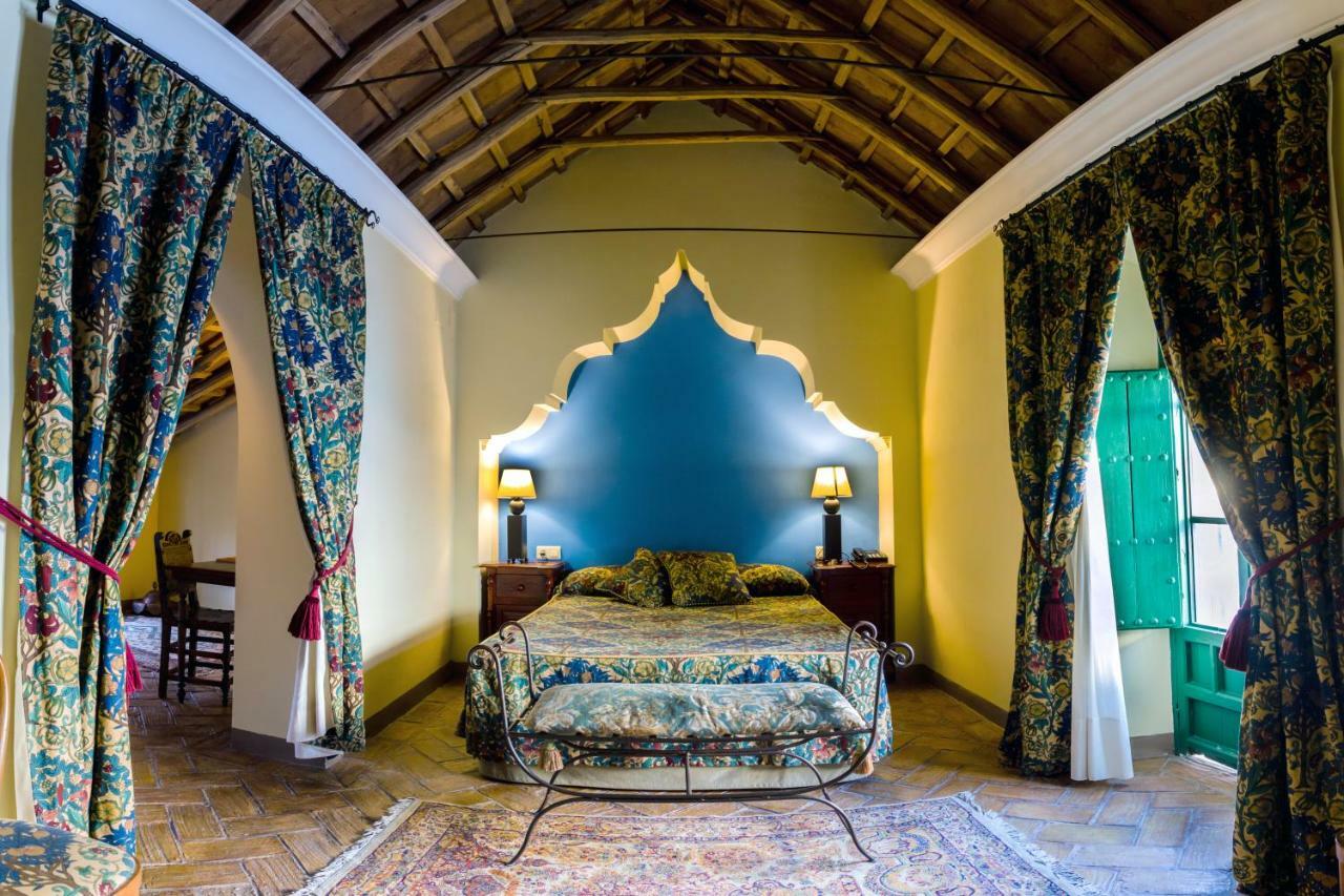 Granados Palacio Boutique Hotel Ecija Bagian luar foto