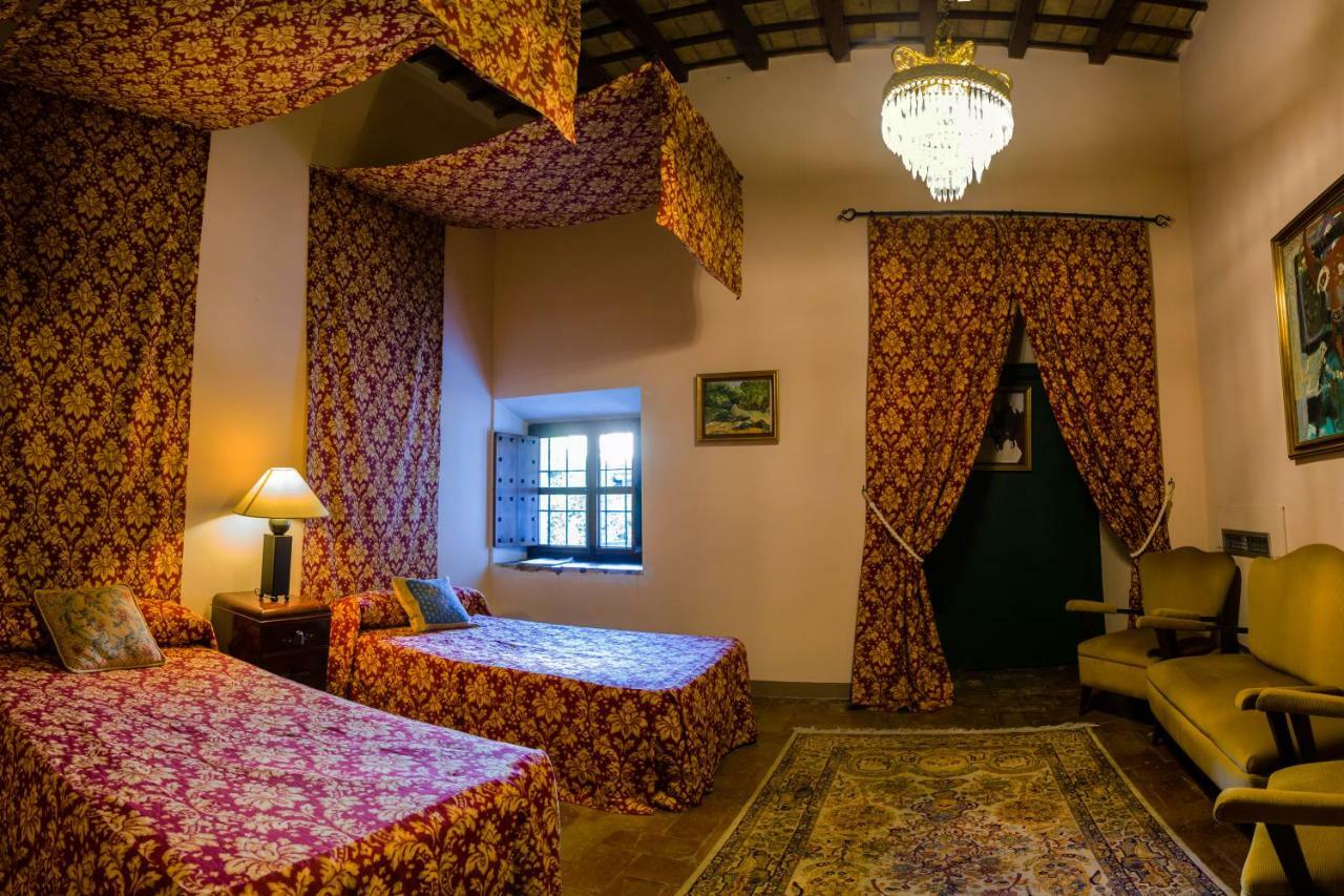 Granados Palacio Boutique Hotel Ecija Bagian luar foto