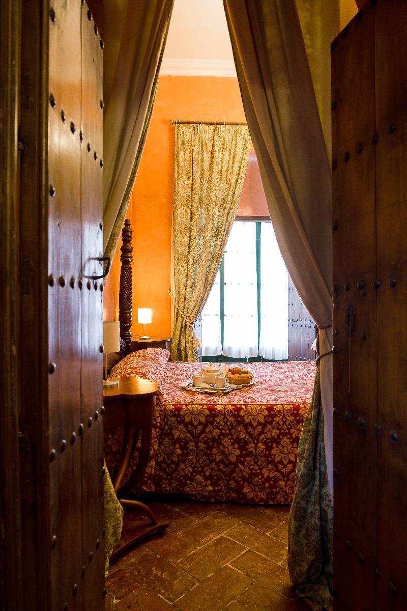 Granados Palacio Boutique Hotel Ecija Bagian luar foto